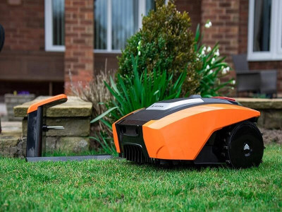 Компанія Robokos представила автоматичні газонокосарки